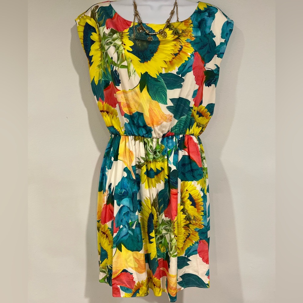 Alice + Olivia Alissa Sunflower Floral Print  Silk Dress - Picture 4 of 15